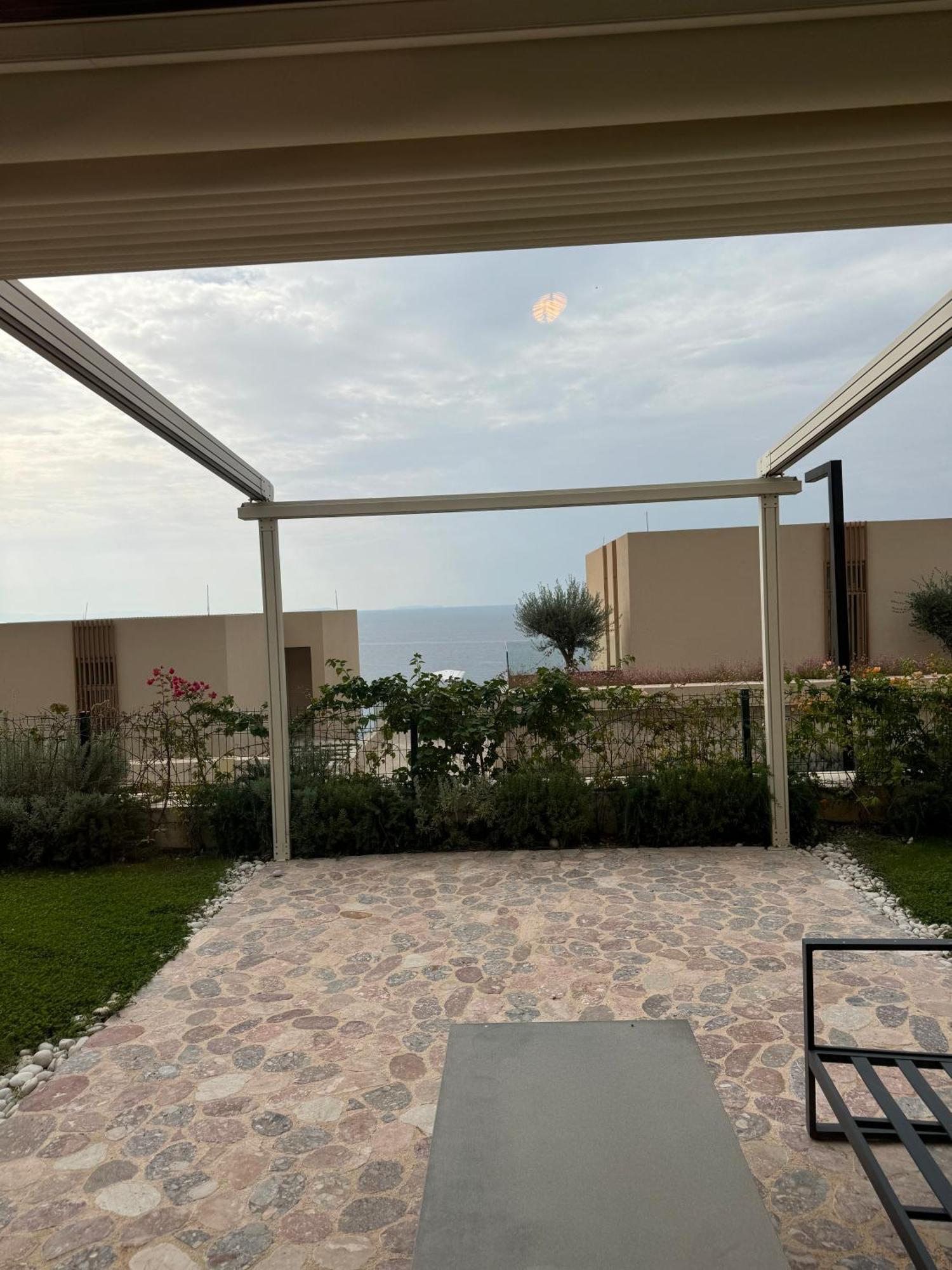 Tis, Coast * Palasë