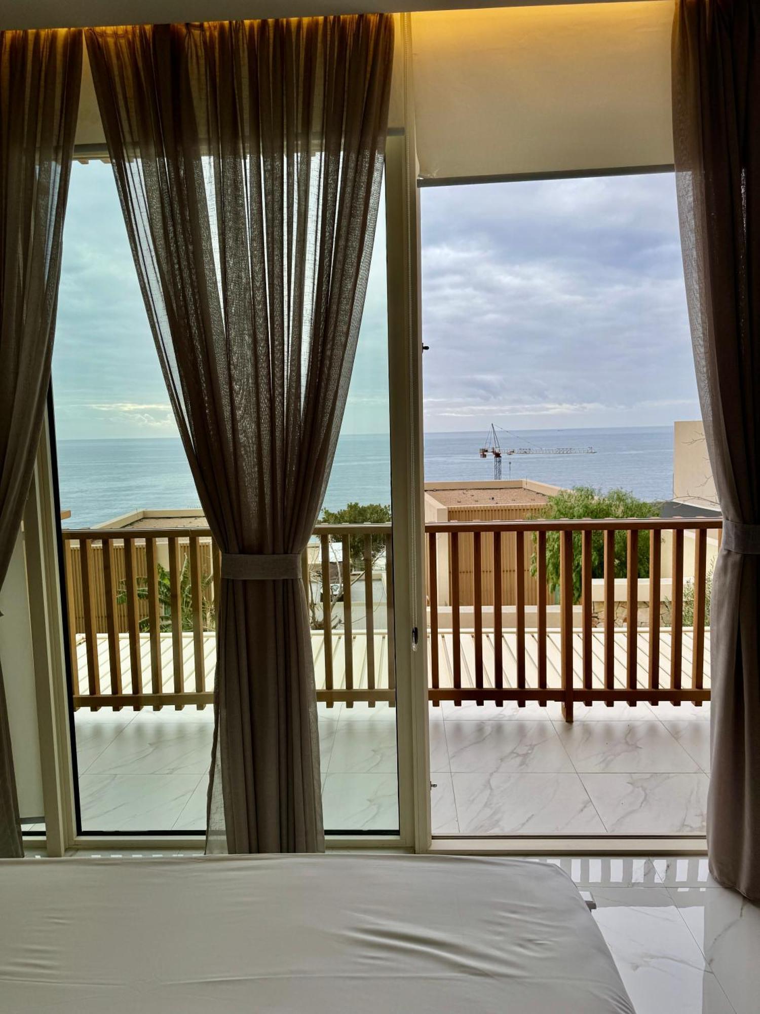 Tis, Coast * Palasë